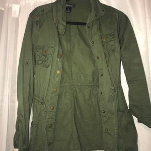 Army green light weigh coat